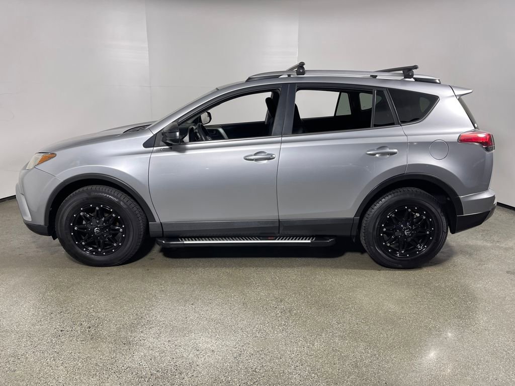Used 2016 Toyota RAV4 LE image 5