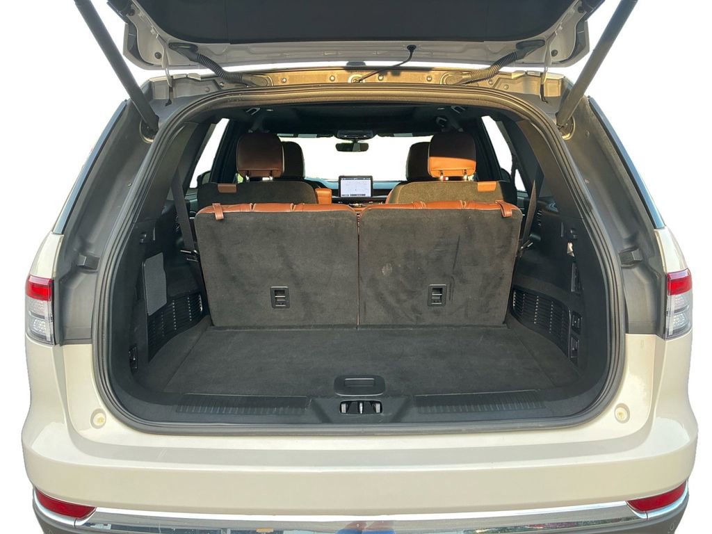 Used 2024 Lincoln Aviator Reserve w/ Equipment Group 201A image 24
