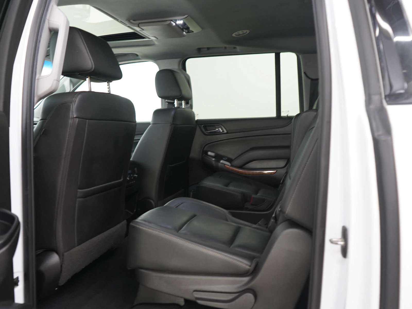 Used 2019 Chevrolet Suburban Premier AWD/4WD image 20