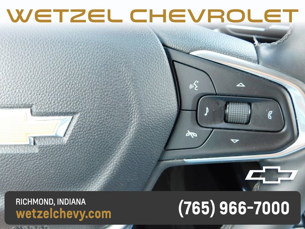 Used 2025 Chevrolet Trax LT w/ LT Convenience Package FWD image 28