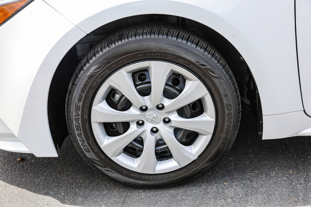 Certified 2026 Toyota Corolla LE FWD image 28