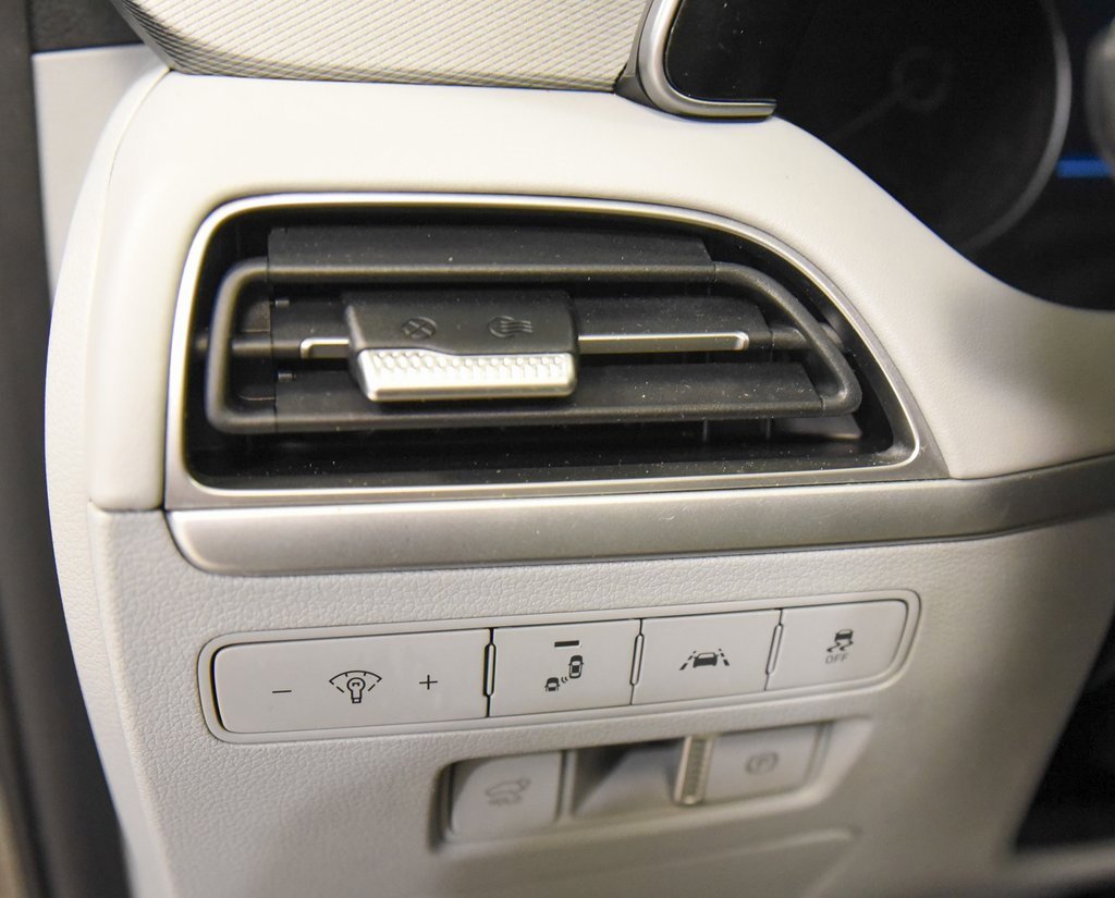 Used 2022 Hyundai Palisade SEL w/ Premium Package image 16