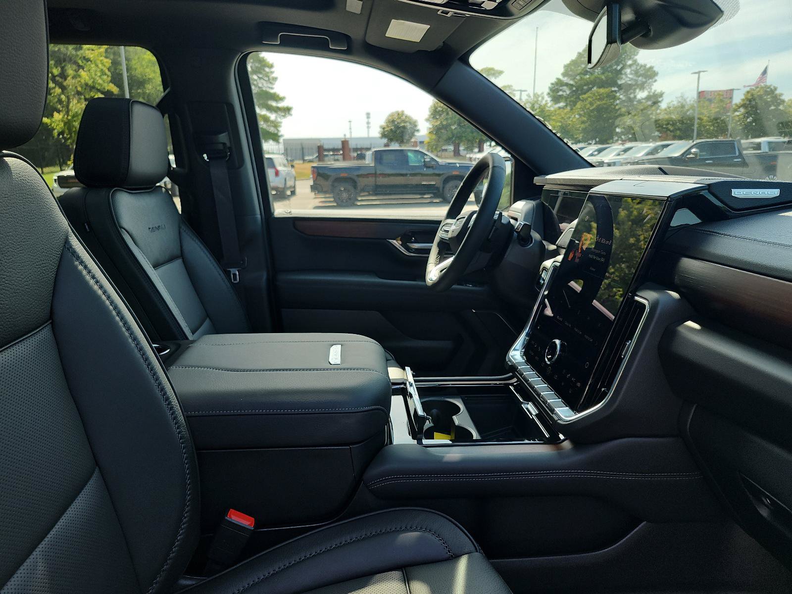 New 2026 GMC Yukon XL Denali w/ Sun & Power Step Package AWD/4WD image 6