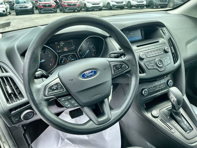 Used 2017 Ford Focus SE FWD image 13