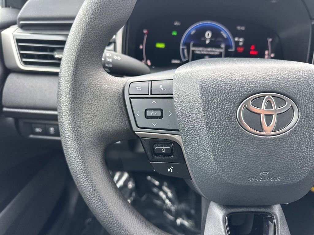 Used 2025 Toyota Camry LE FWD image 13