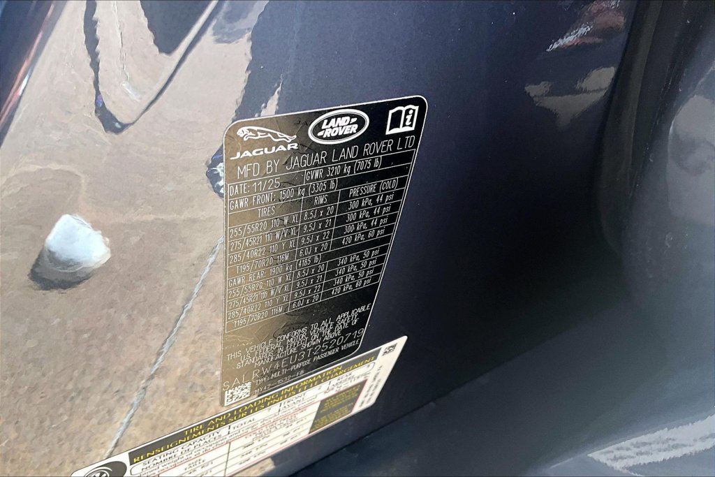 Certified 2026 Land Rover Discovery Limited Edition AWD/4WD image 31