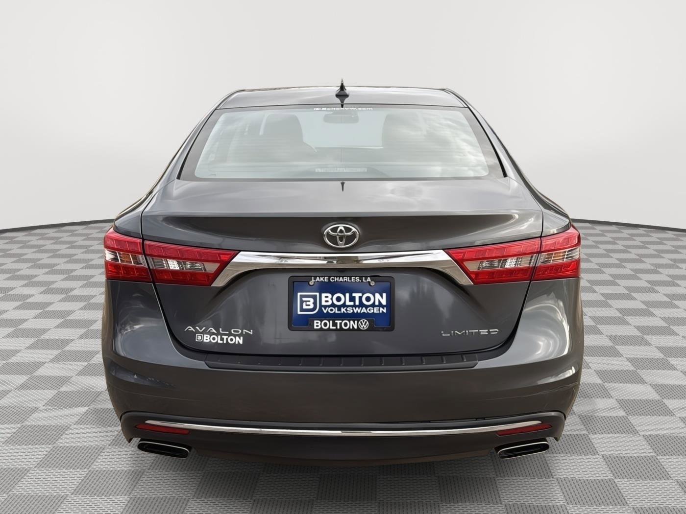Used 2017 Toyota Avalon Limited image 4