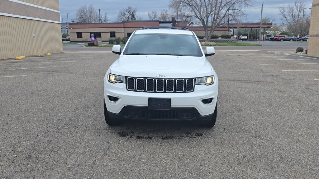 Used 2021 Jeep Grand Cherokee Laredo AWD/4WD image 2