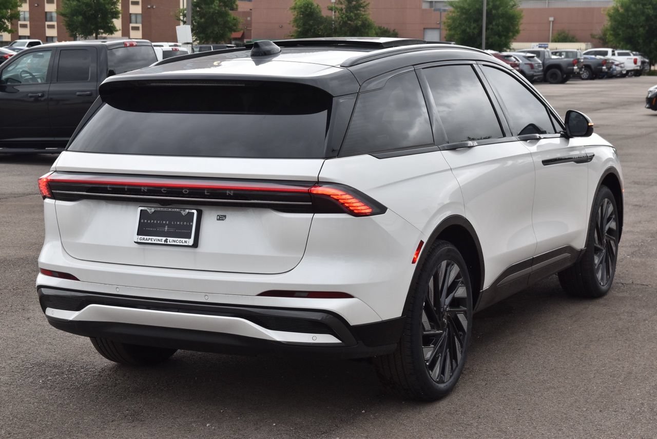 New 2026 Lincoln Nautilus Reserve AWD/4WD image 14