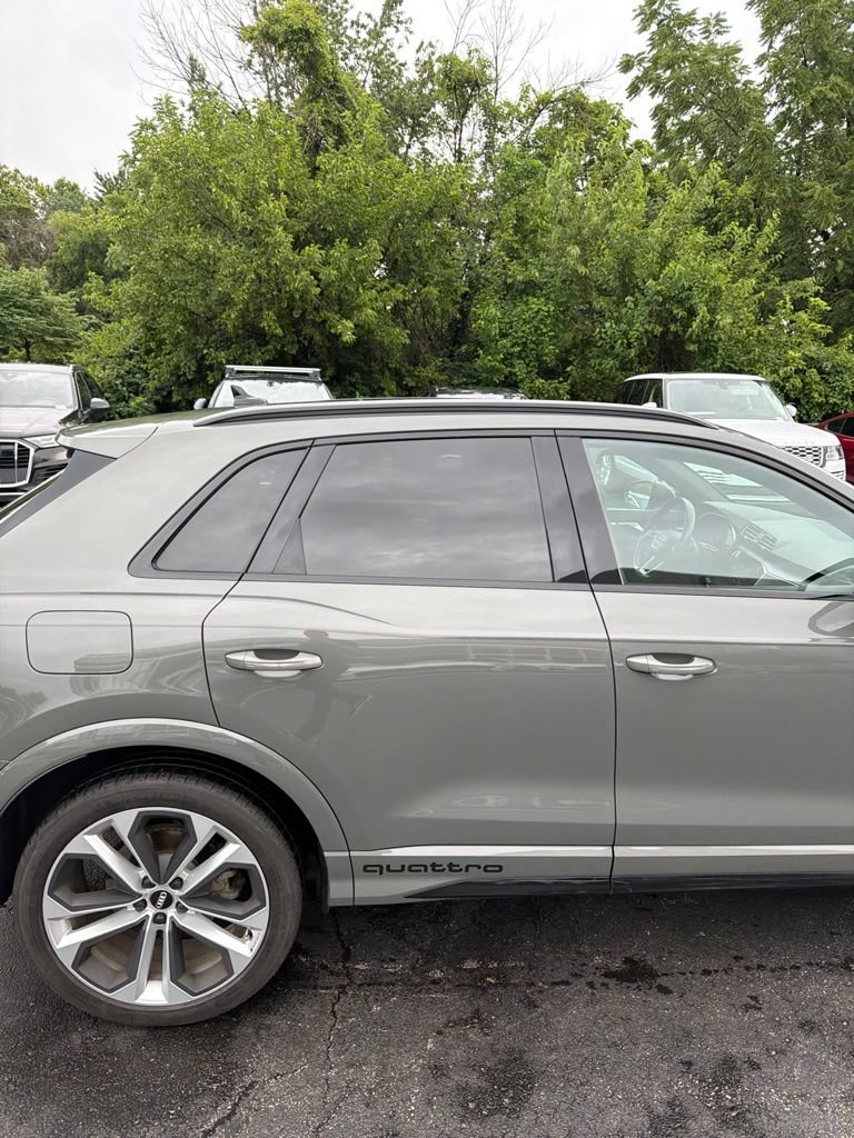 Used 2021 Audi Q3 2.0T Premium Plus w/ Premium Plus Package AWD/4WD image 8