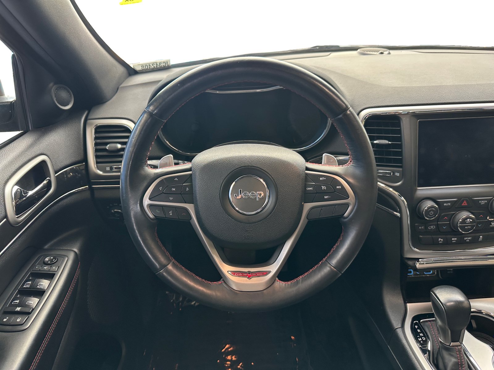 Used 2018 Jeep Grand Cherokee Trailhawk w/ Trailhawk Luxury Group AWD/4WD image 12