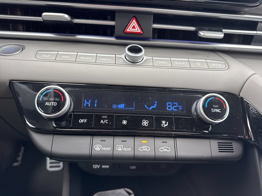 New 2026 Hyundai Elantra SEL FWD image 15