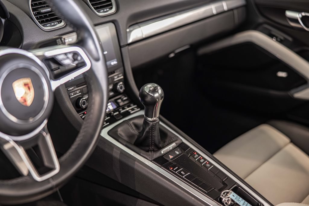 Used 2018 Porsche 718 Cayman S RWD image 24