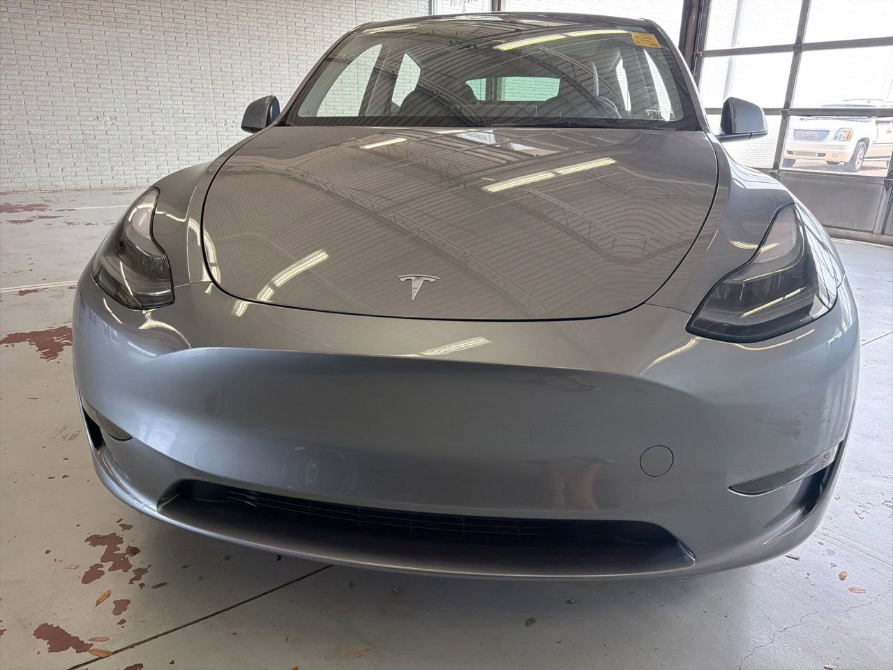 Used 2025 Tesla Model Y Long Range RWD image 2