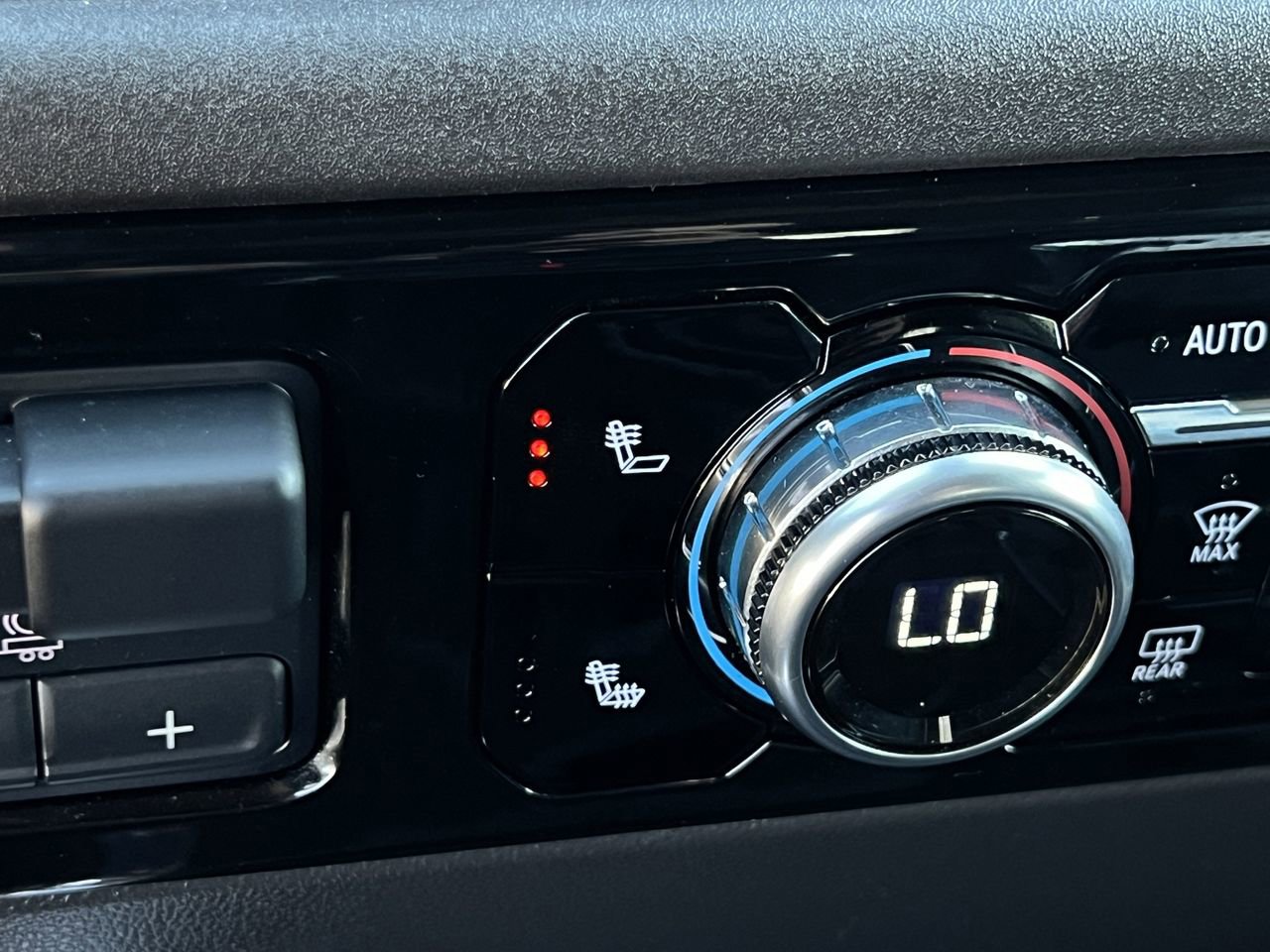 Used 2024 Chevrolet Silverado 1500 LT Trail Boss w/ Convenience Package II image 22