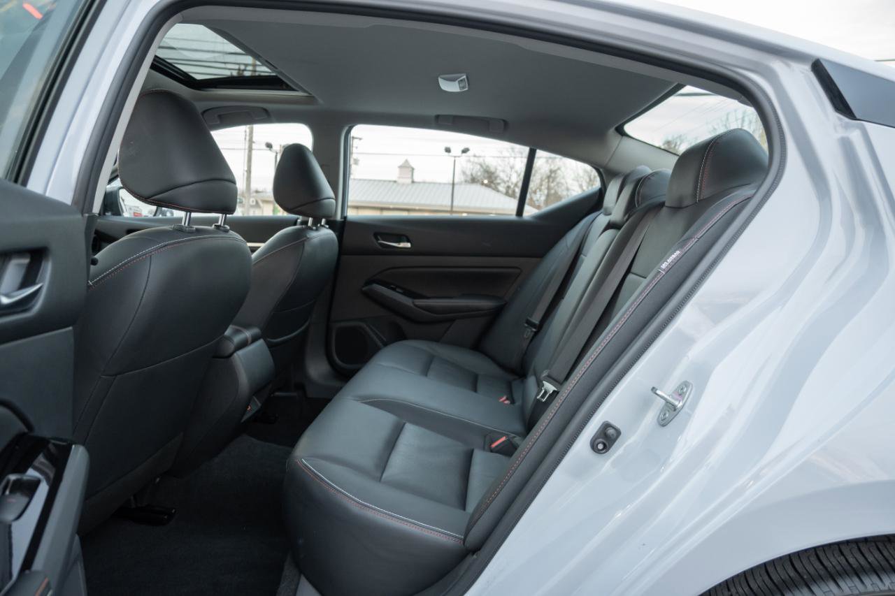 Used 2023 Nissan Altima 2.5 SR w/ SR Premium Package image 21