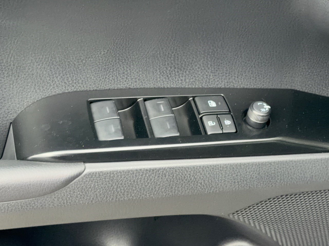 Used 2026 Toyota Camry SE FWD image 15