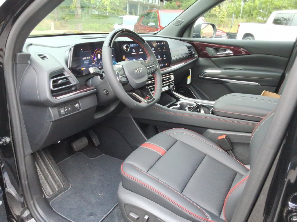 New 2027 Chevrolet Traverse RS FWD image 20