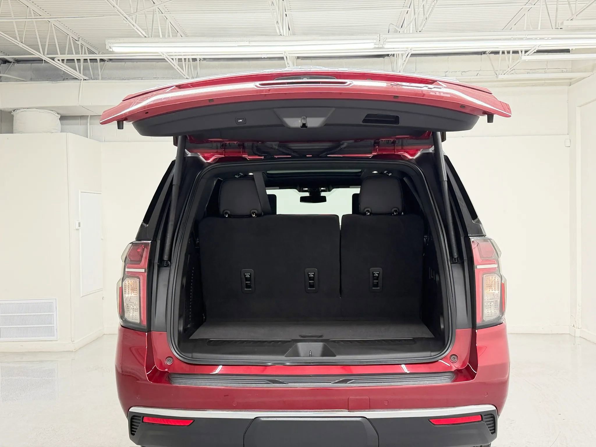 Used 2022 Chevrolet Tahoe LT w/ LT Signature Package RWD image 39