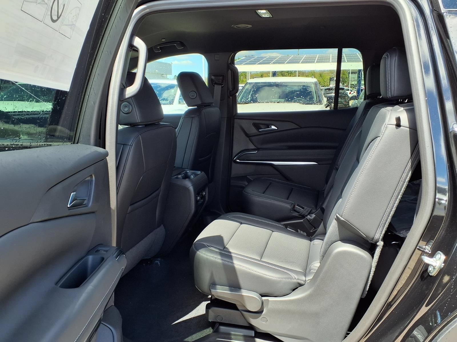 New 2026 Chevrolet Traverse LT w/ Midnight/Sport Edition AWD/4WD image 8