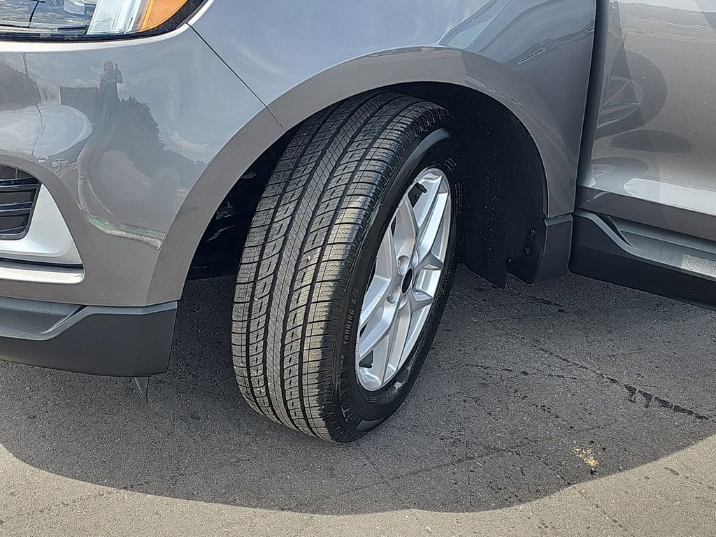 Used 2023 Ford Edge SEL image 34