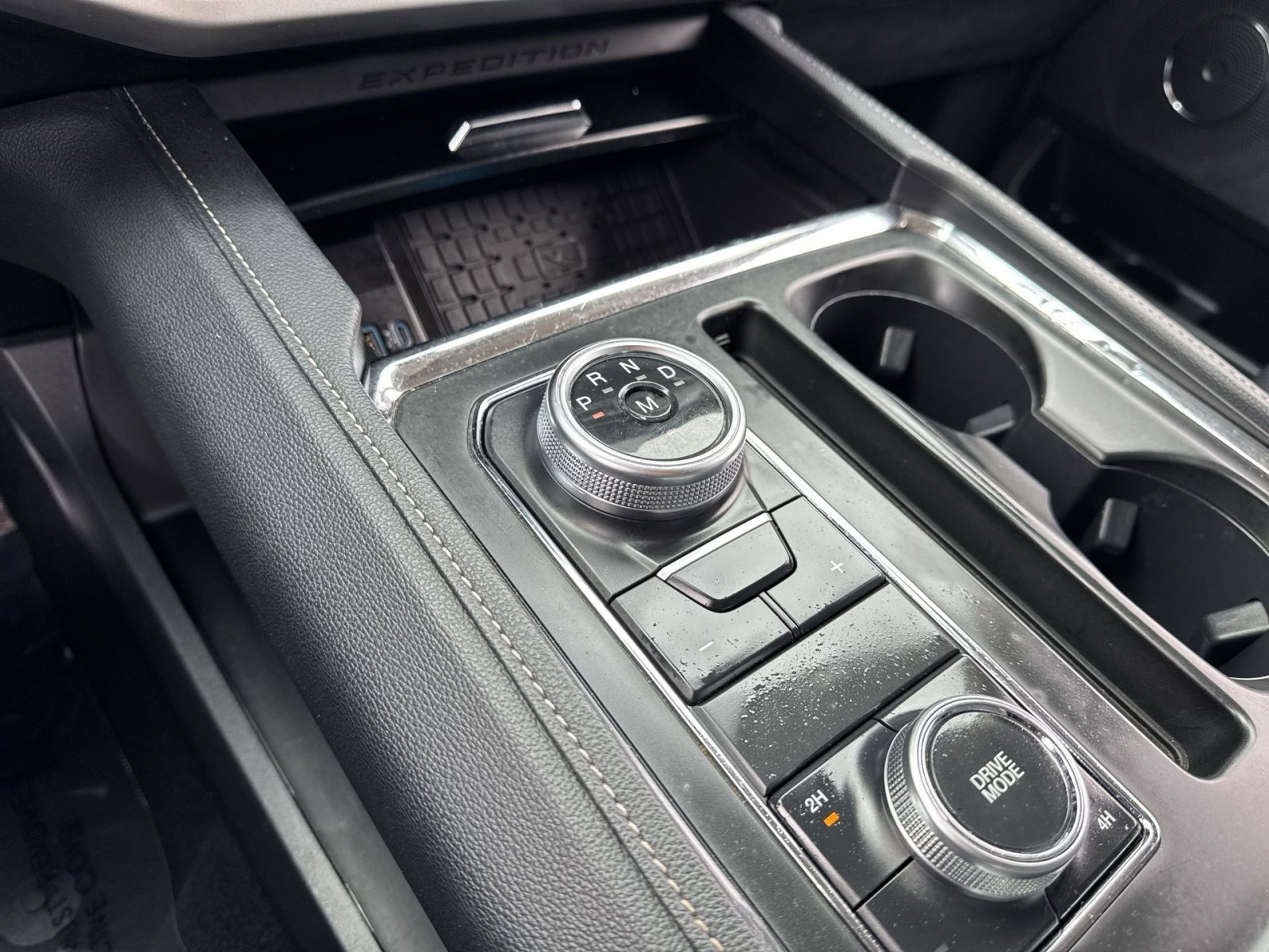 Used 2024 Ford Expedition Max XLT image 22