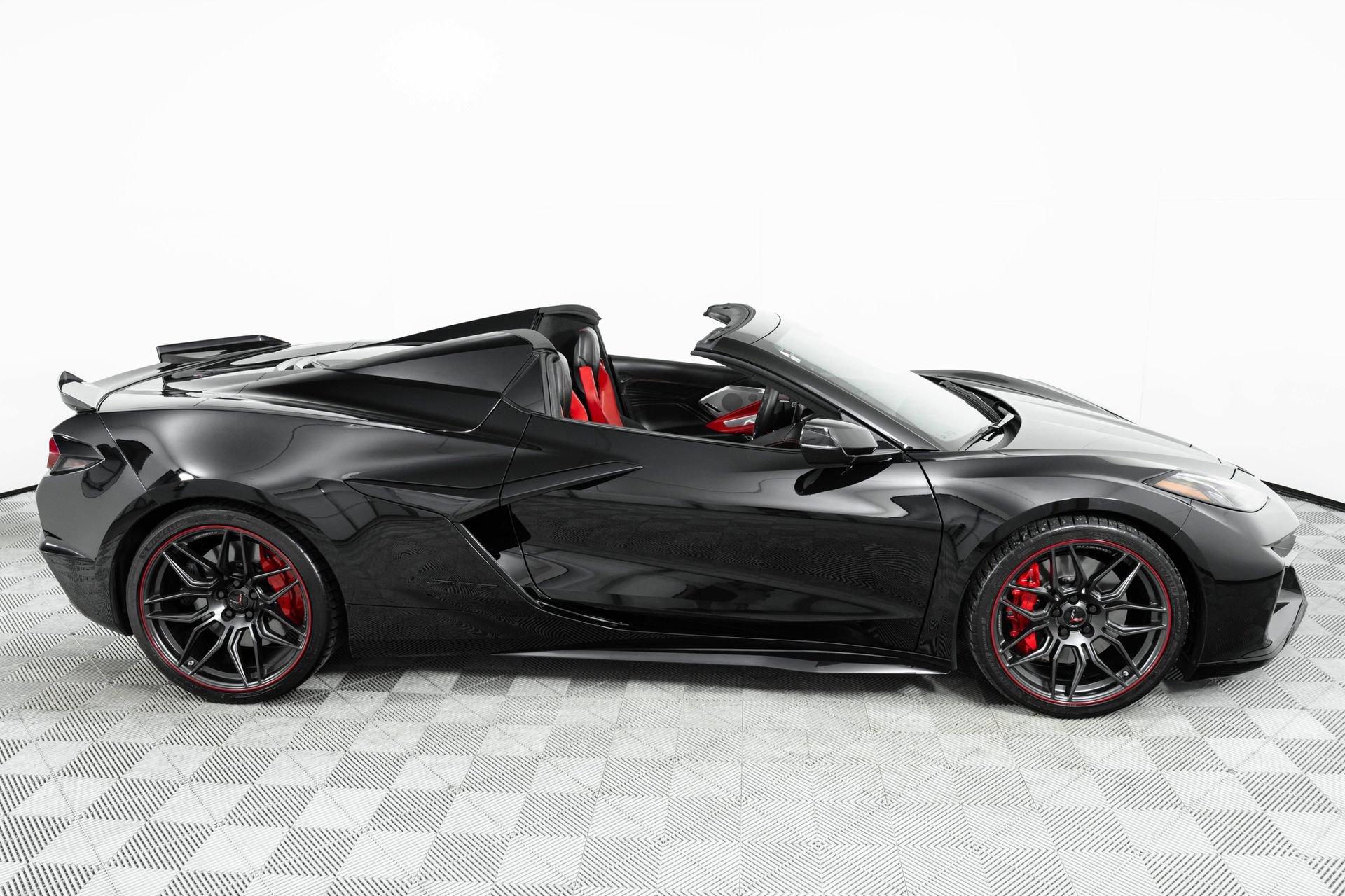 Used 2024 Chevrolet Corvette Z06 RWD image 46