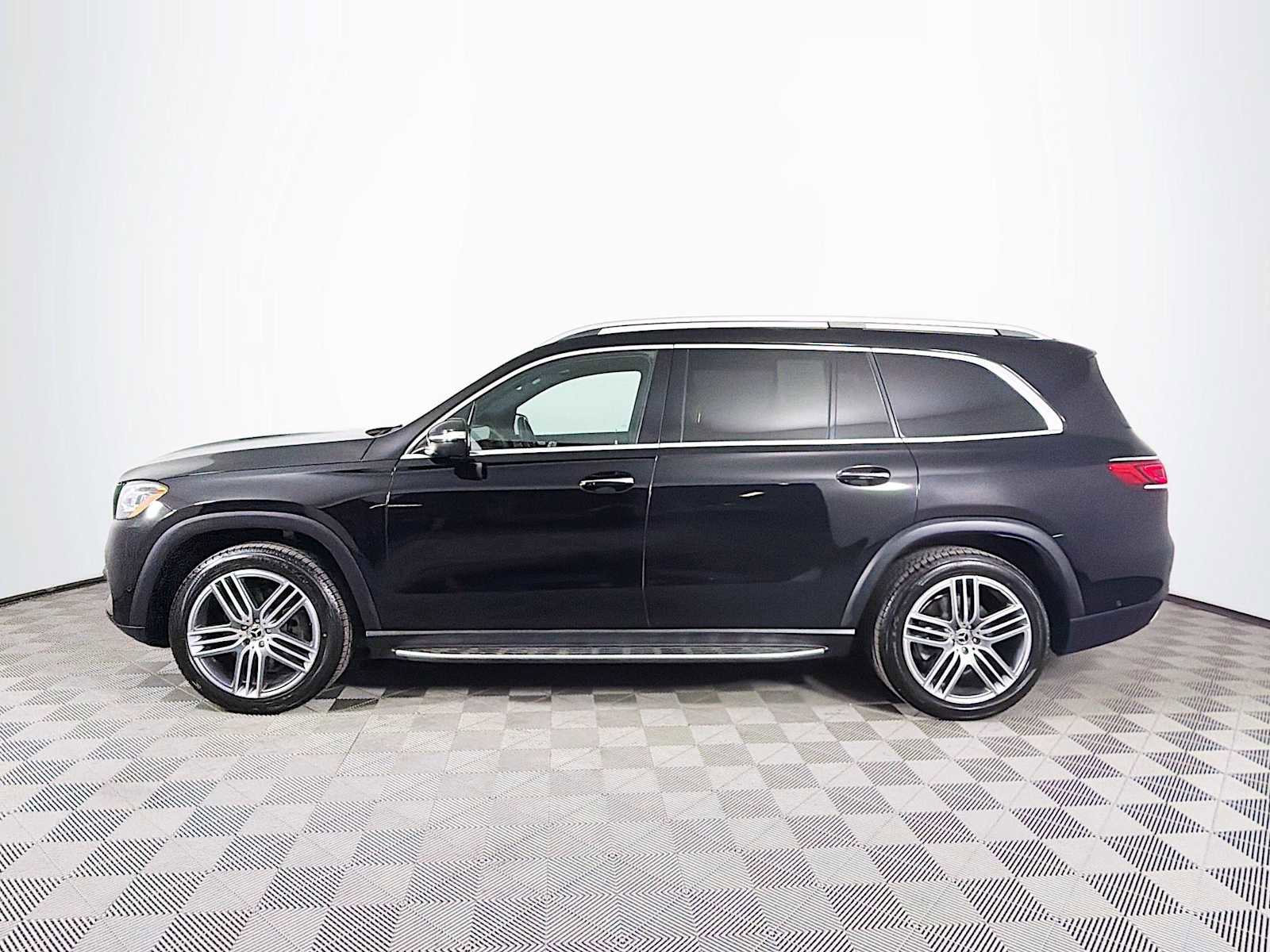Used 2021 Mercedes-Benz GLS 450 4MATIC image 8