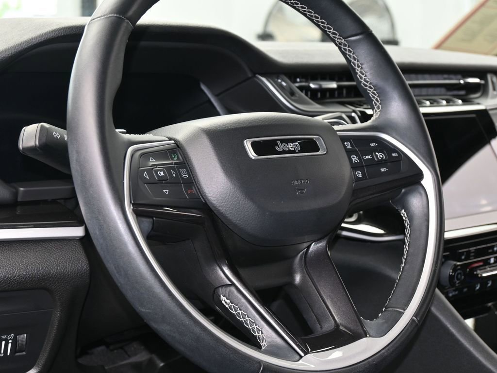 Used 2021 Jeep Grand Cherokee L Laredo image 14