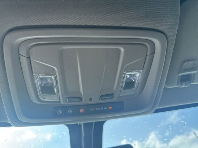 Used 2020 Chevrolet Silverado 2500 Custom w/ Custom Value Package image 28