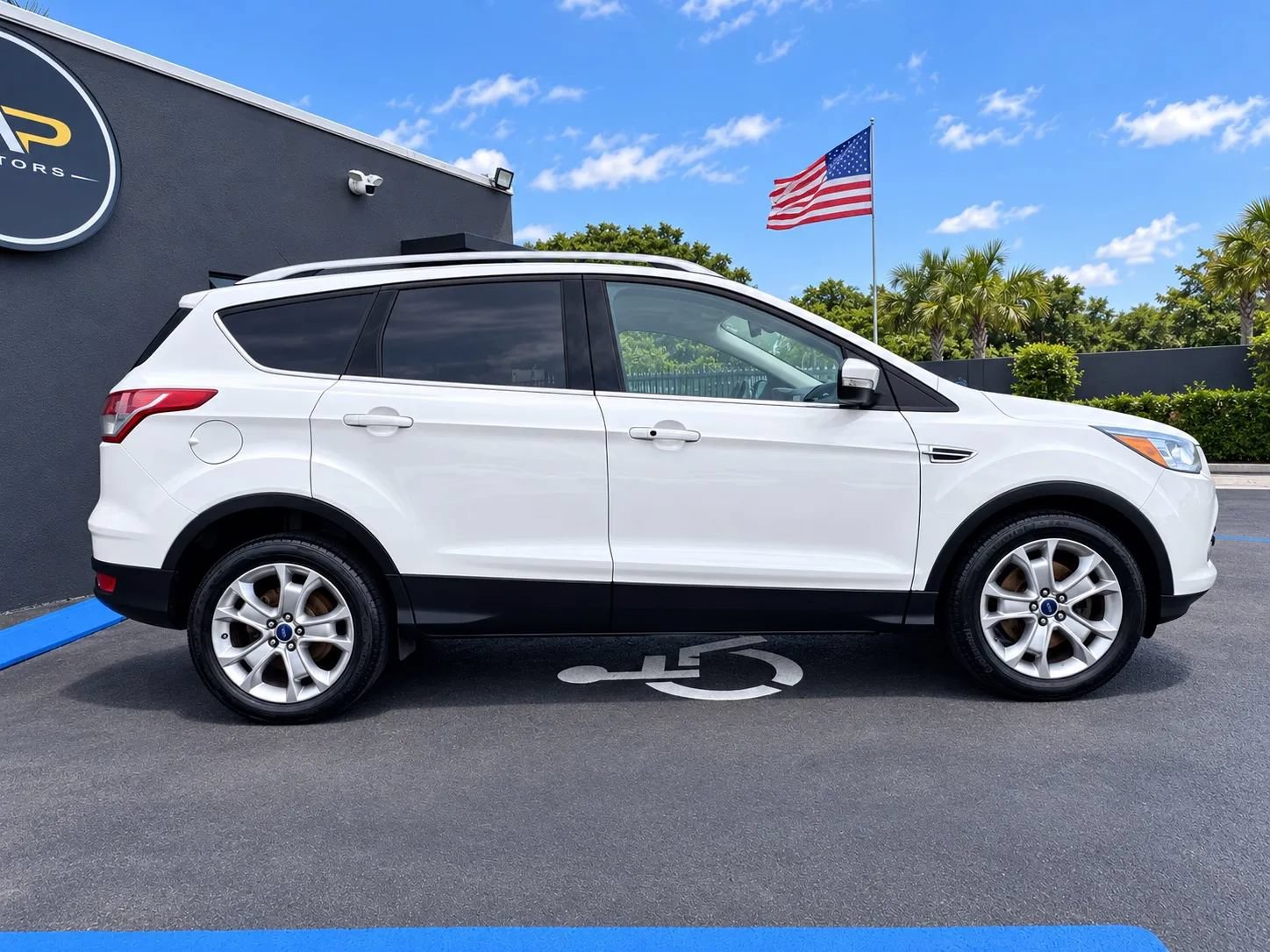 Used 2015 Ford Escape Titanium AWD/4WD image 11
