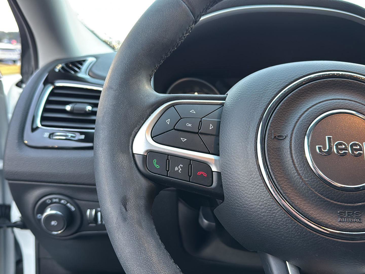 Used 2021 Jeep Compass Latitude image 18