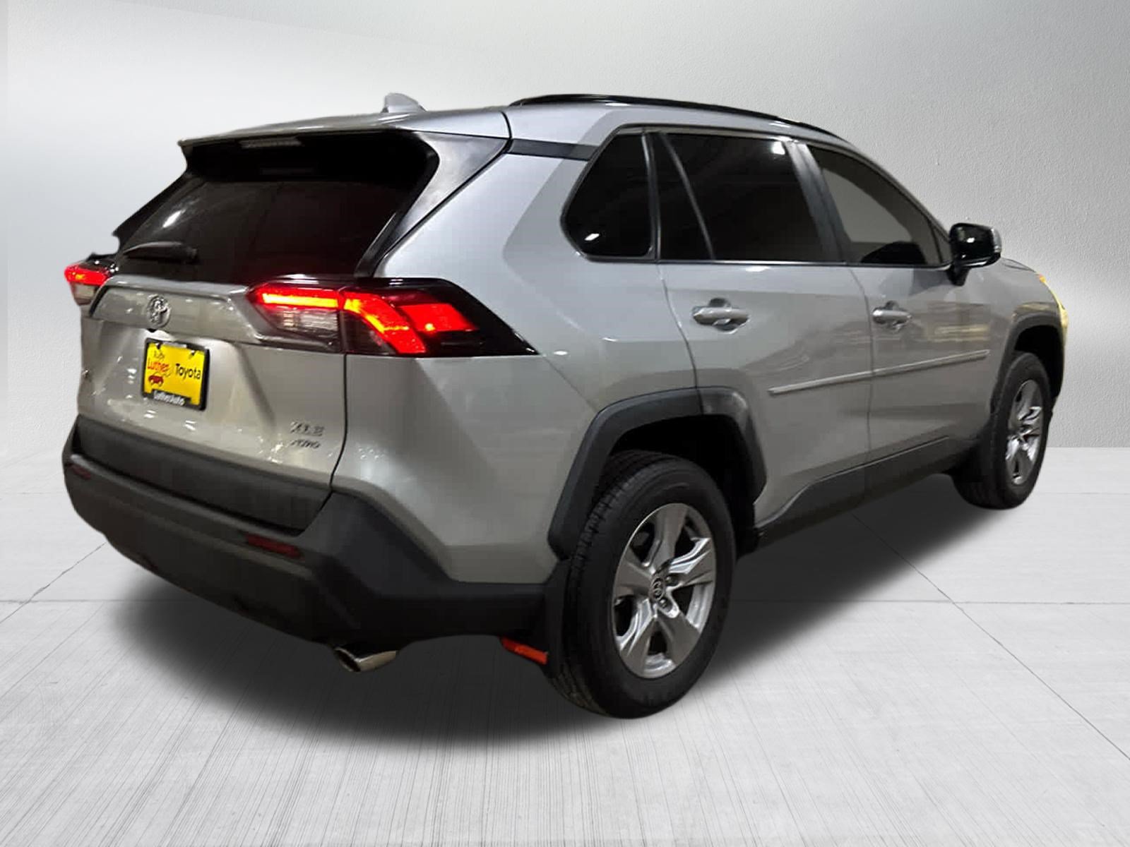 Used 2022 Toyota RAV4 XLE w/ Convenience Package AWD/4WD image 6