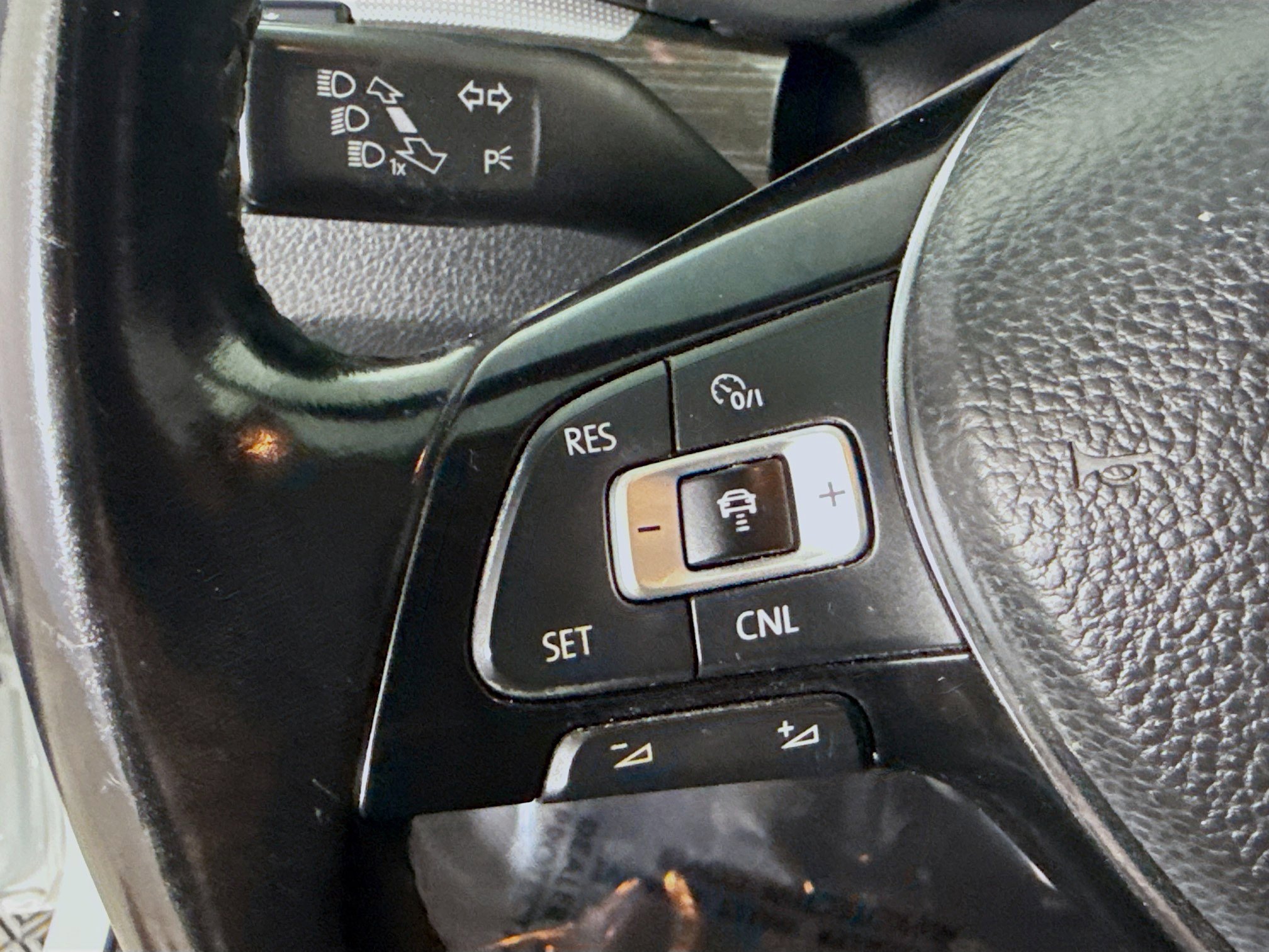 Used 2016 Volkswagen Passat 1.8T SE w/ Lighting Package image 14