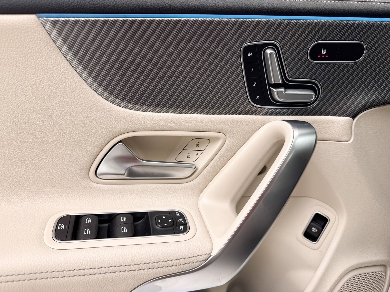 Used 2024 Mercedes-Benz CLA 250 4MATIC image 26