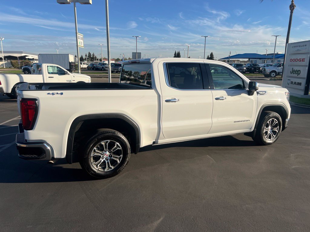 Used 2025 GMC Sierra 1500 SLT AWD/4WD image 11