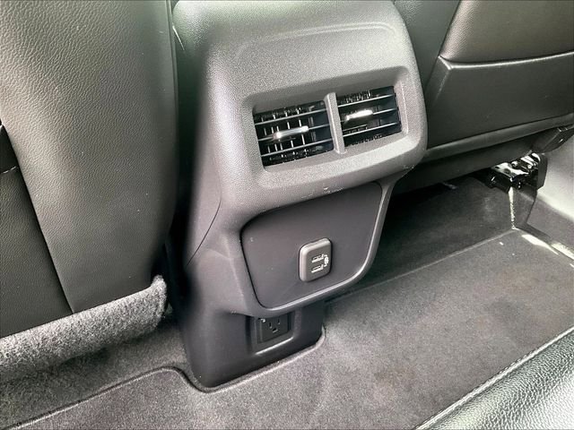 Used 2024 GMC Terrain SLT AWD/4WD image 29