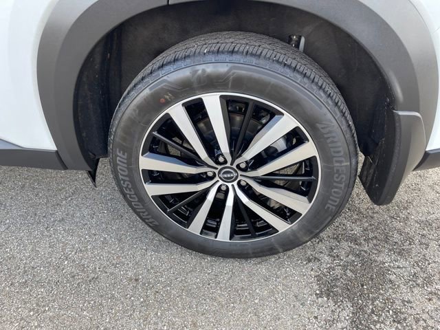 Used 2025 Nissan Pathfinder Platinum w/ Cargo Package image 45