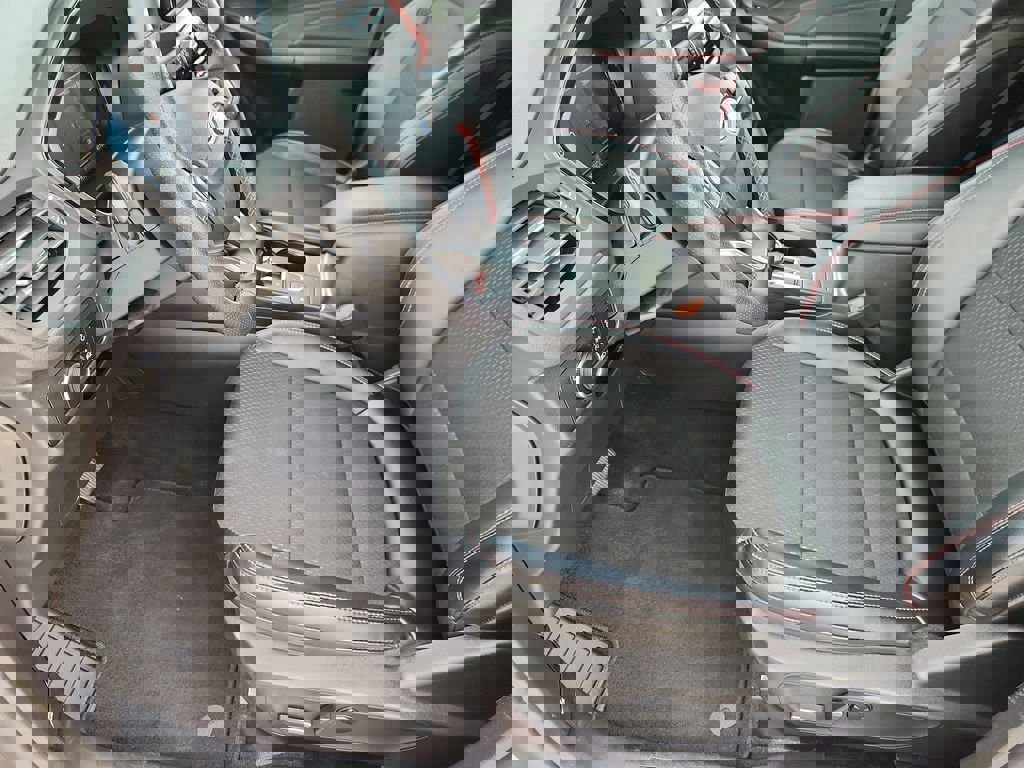 Used 2025 Ford Escape ST-Line AWD/4WD image 8