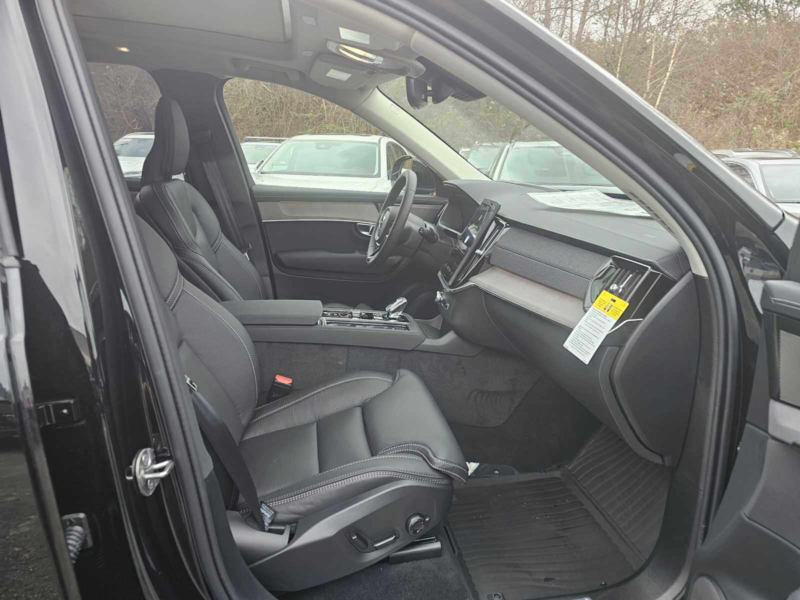 New 2026 Volvo XC90 T8 Ultra w/ Protection Package Premier image 11