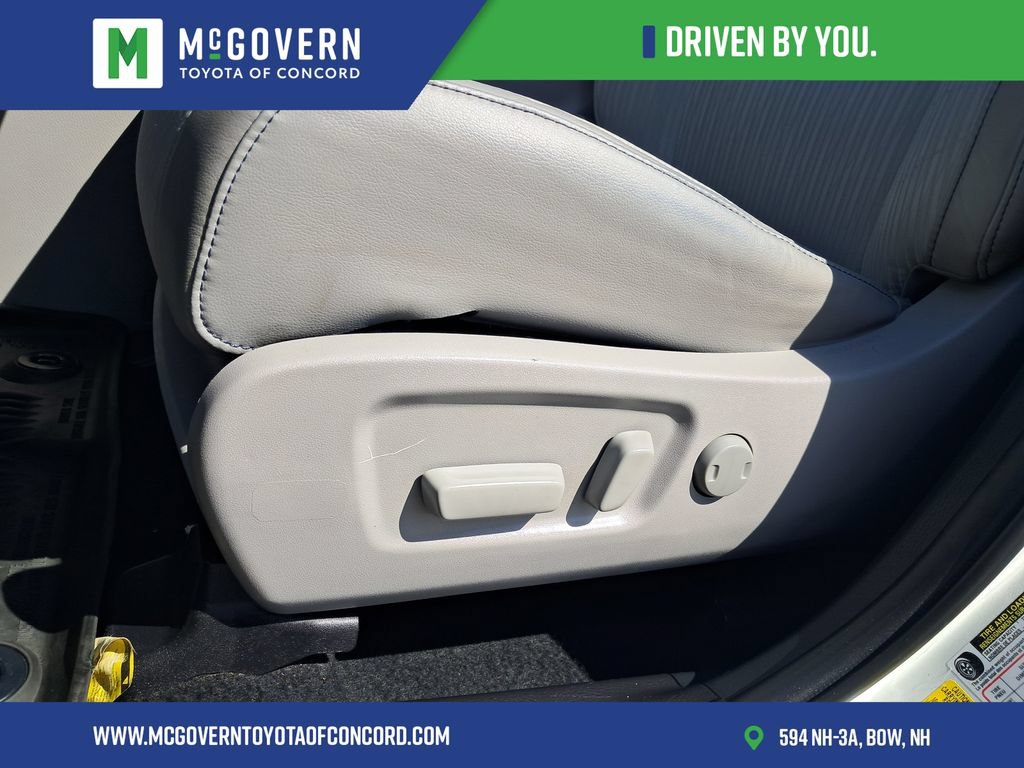 Used 2019 Toyota Highlander Plus AWD/4WD image 14