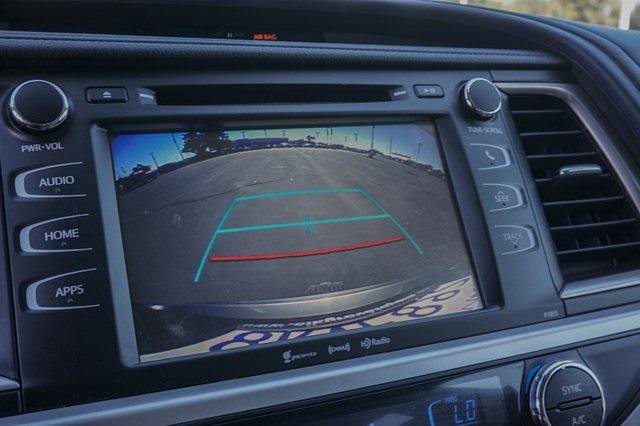 Certified 2019 Toyota Highlander Plus FWD image 20