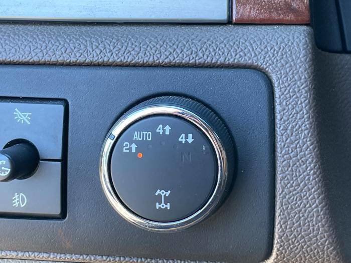 Used 2007 GMC Yukon XL SLT w/ SLT Preferred Equipment Group AWD/4WD image 39