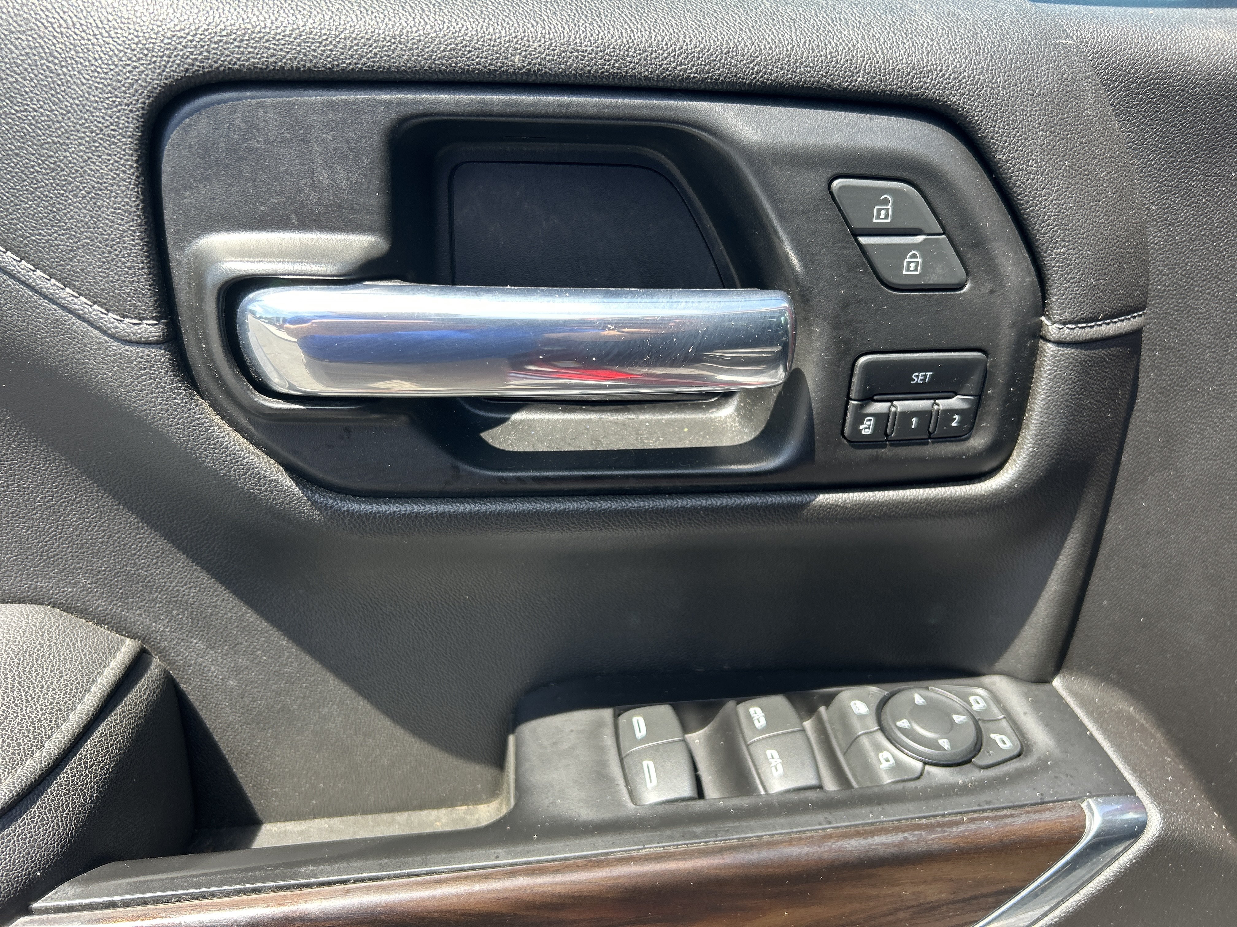 Used 2021 GMC Sierra 1500 SLT w/ SLT Premium Plus Package AWD/4WD image 22