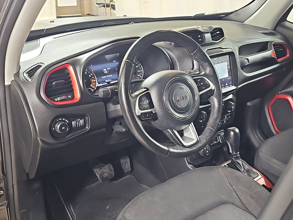 Used 2018 Jeep Renegade Trailhawk w/ UConnect 8.4 Nav Group image 19
