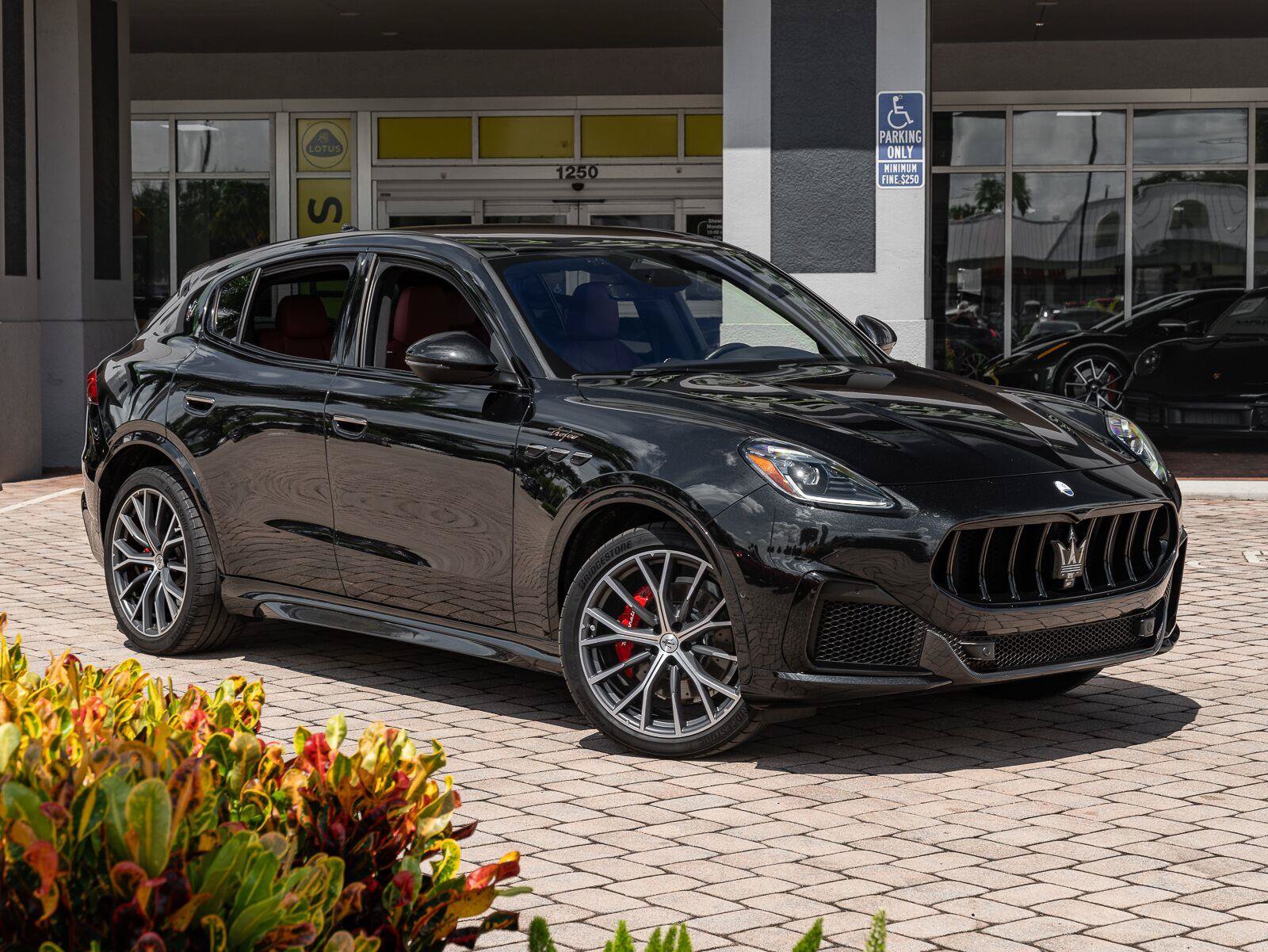 Used 2023 Maserati Grecale Trofeo AWD/4WD image 3