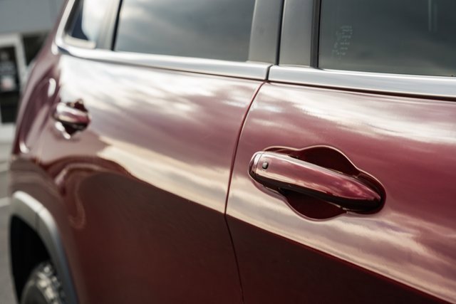 Used 2019 Jeep Cherokee Limited image 18