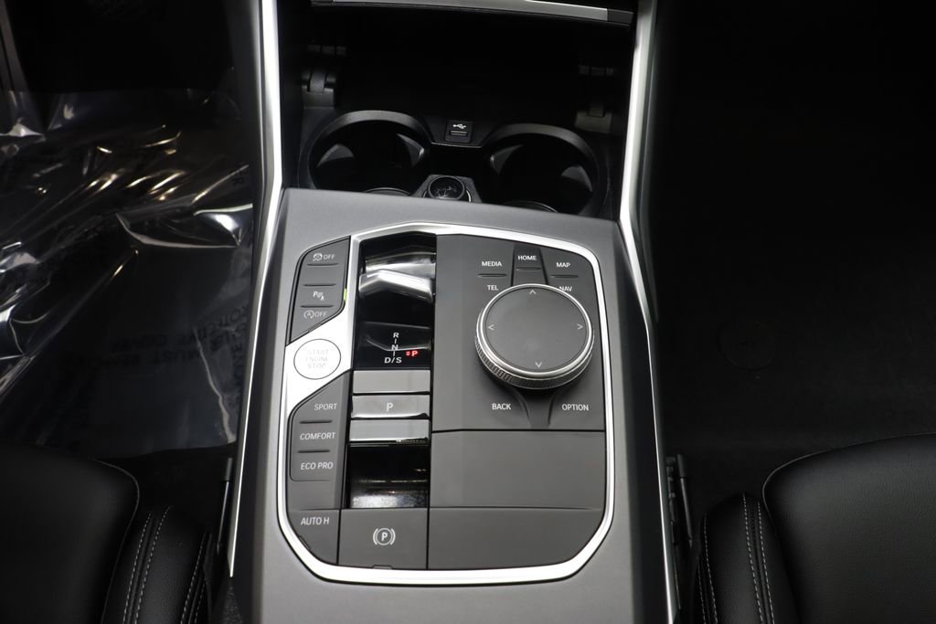 Certified 2025 BMW 230i xDrive Coupe w/ Convenience Package AWD/4WD image 12