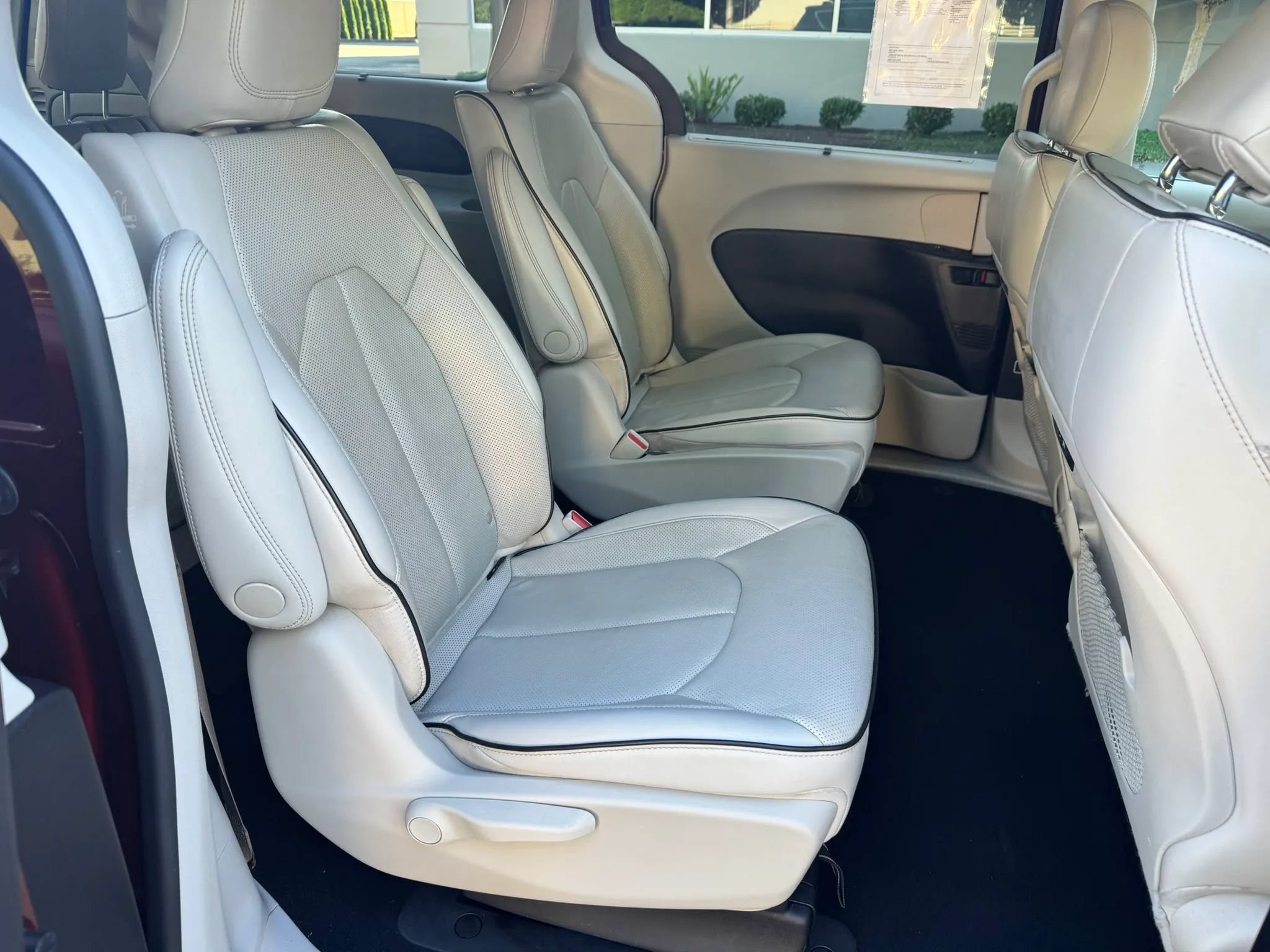 Used 2021 Chrysler Pacifica Limited w/ Premium & Safety Sphere Group FWD image 27