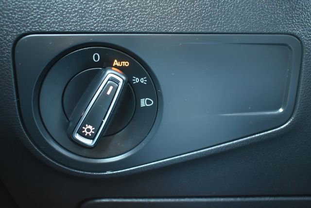 Used 2022 Volkswagen Tiguan SE R-Line image 22